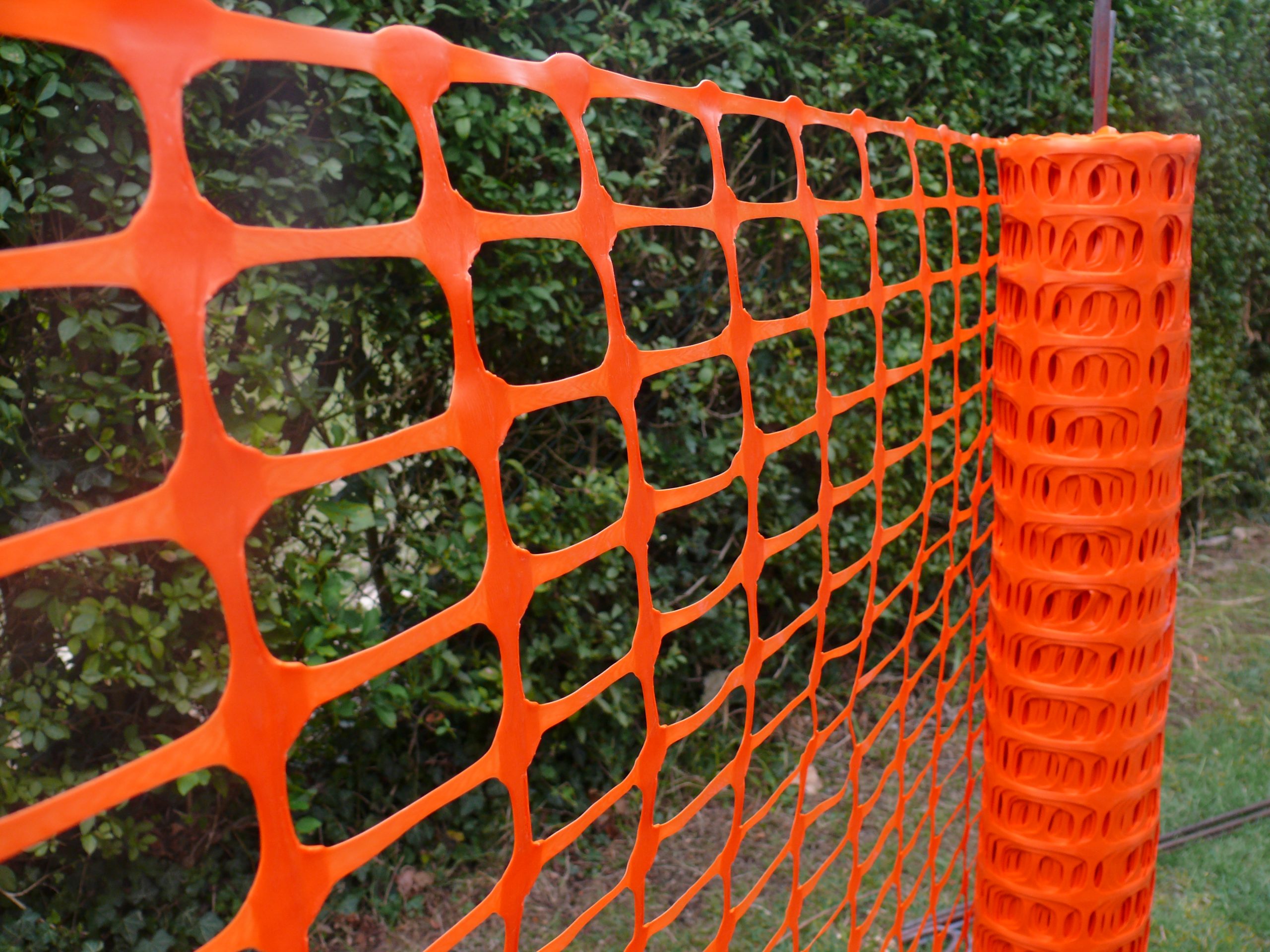 Heavy Duty Yellow Safety Barrier Mesh Fencing 1mtr x 25mtr 